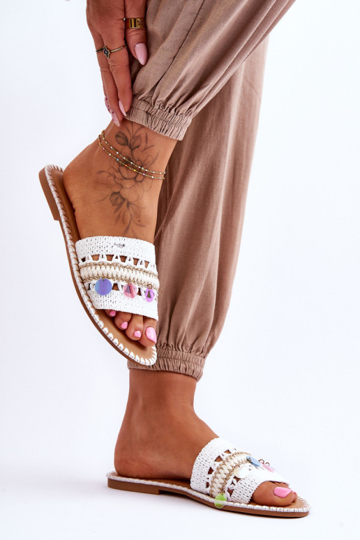 Moteriškos pintos, puoštos šlepetės, baltos...