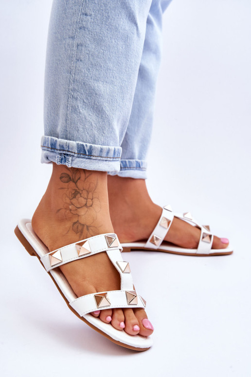 Moteriškos šlepetės su didelėmis smeigėmis...