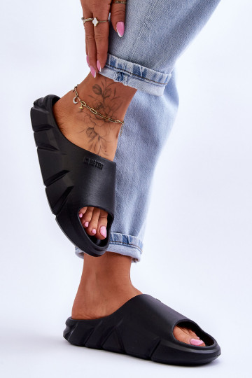 Moteriškos šviesios porolono Big Star šlepetės LL274594...