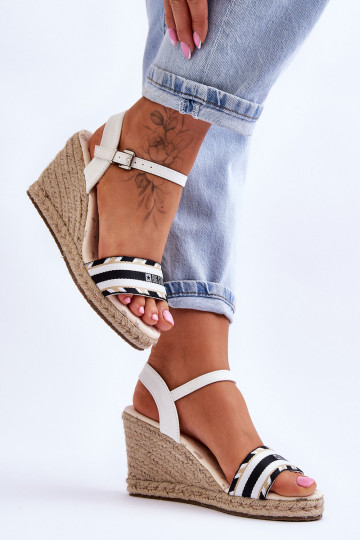 Patogūs moteriški sandalai su pleištais Big Star LL274878...