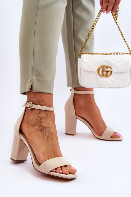 Moteriški klasikiniai zomšiniai sandalai smėlio...