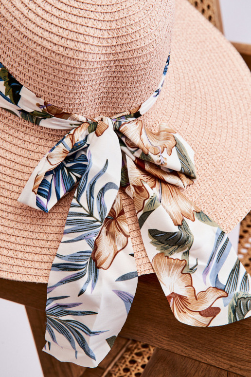 Elegantiška moteriška skrybėlė su medžiaga, rausva