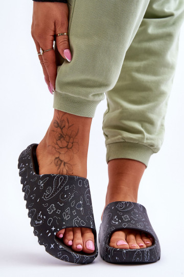 Madingos moteriškos šlepetės ant masyvios platformos Black Lorette