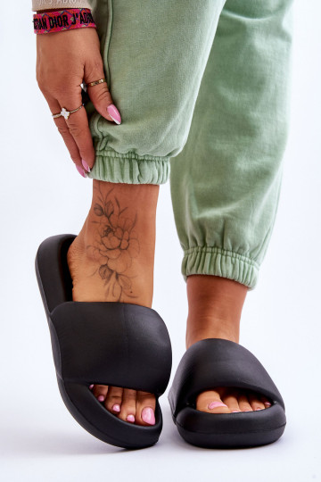 Moteriškos lengvos putplasčio šlepetės, juodos Milton