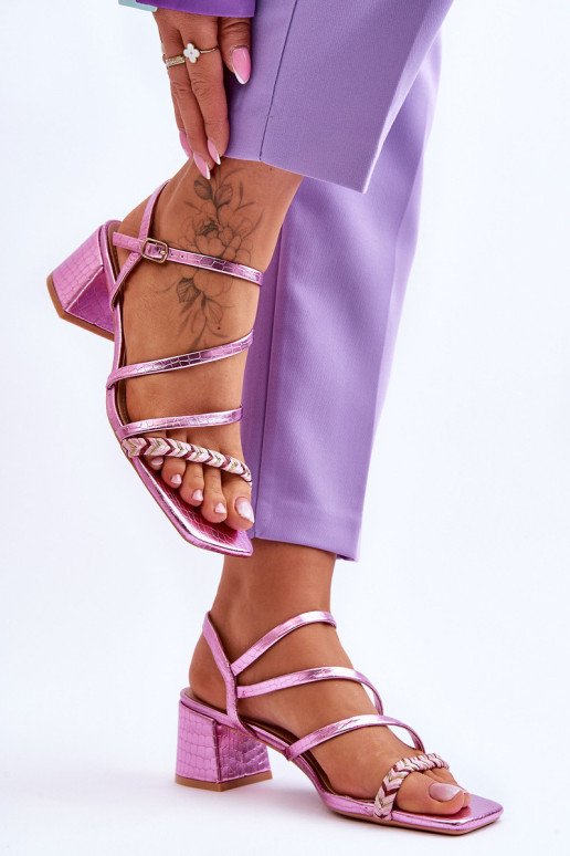 Moteriški sandalai, gyvatės odos raštas, violetinis „Amorio“.