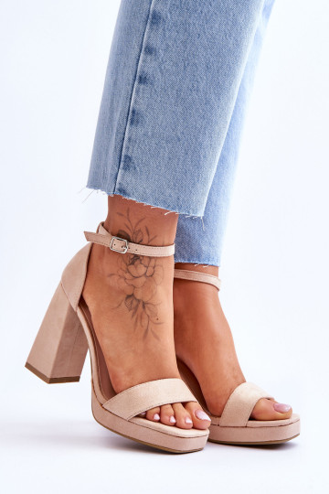 Madingi zomšiniai kvadratiniai aukštakulniai sandalai...