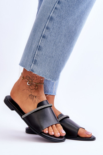 Elegantiškos juodos šlepetės