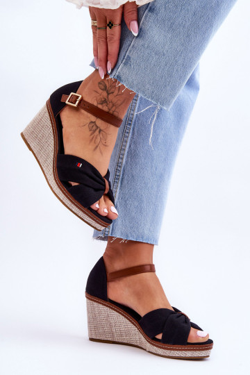 Moteriški sandalai ant pinto pleišto Juoda Judith