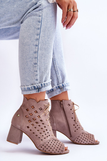 Zomšiniai batai su ažūriniu raštu Maciejka 05966-10 Tamsiai smėlio spalvos