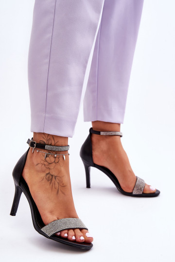 Moteriški sandalai ant aukšto kulno su cirkonio akmenimis...