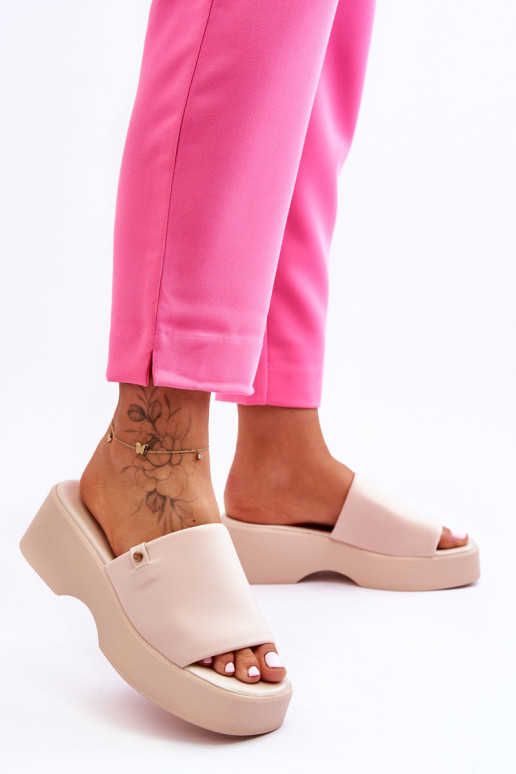 Moteriškos platforminės šlepetės smėlio spalvos...