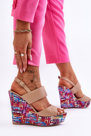 Moteriški sandalai su pleištiniais smėlio spalvos Calderia 2