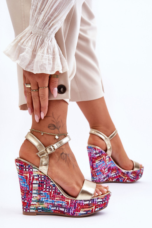 Moteriški sandalai ant spalvingo aukso spalvos...