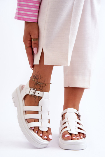 Odinės plokščios basutės su petnešėlėmis White Diosa