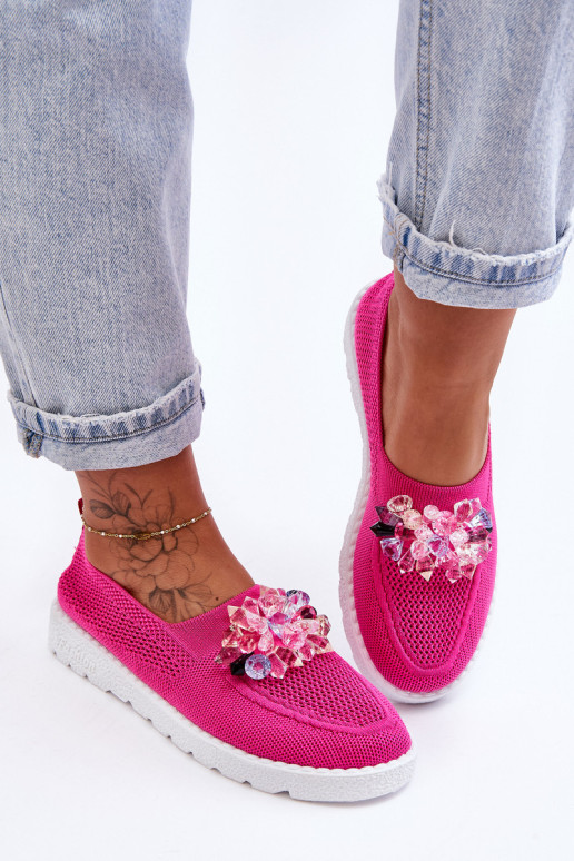 Moteriški užsegami sportbačiai su akmenukais...