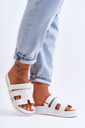 Moteriškos klasikinės šlepetės White Molie 2