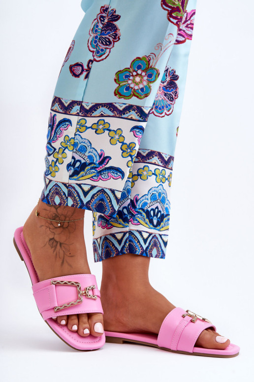 Moteriškos klasikinės šlepetės su ornamentu...