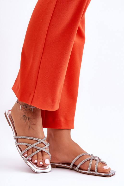 Moteriški sandalai su dirželiais su smeigtukais...