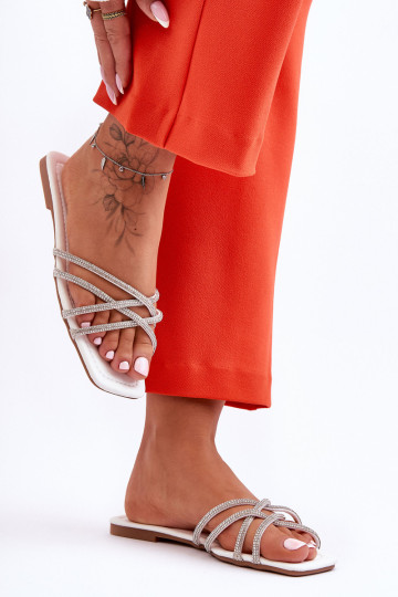 Moteriški sandalai su juostelėmis ir kalnų krištolais... 2