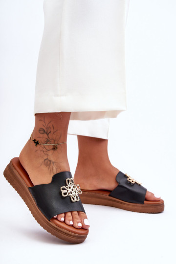 Odinės moteriškos šlepetės su juoda azera