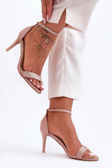 Blizgantys kulniukai ant Stiletto Pink Gold Gedna