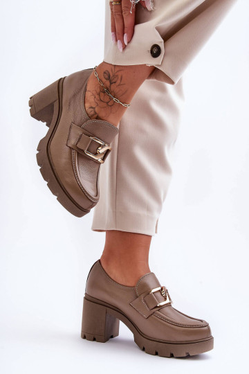 Elegantiški batai su kulnais su dekoracija tamsiai smėlio...