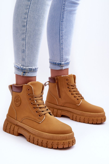 Moteriški batai su kailiniu pamušalu, rudi lakai