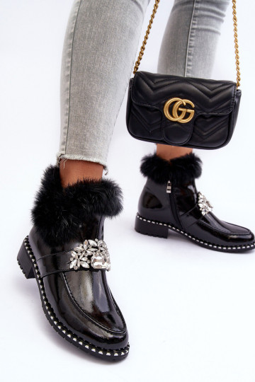 Juodi moteriški plokščiakulniai ir platforminiai batai...