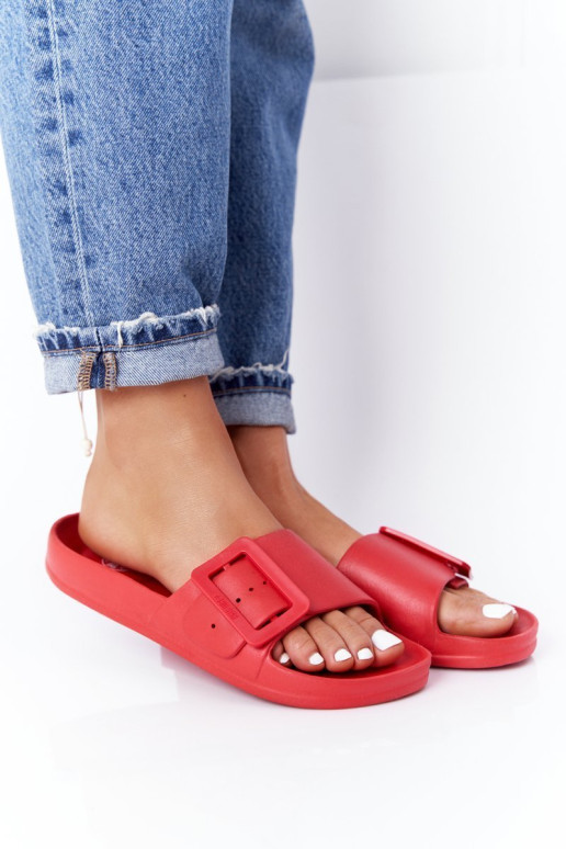 „Big Star“ moteriškos šlepetės su sagtimi FF274A385 Raudona