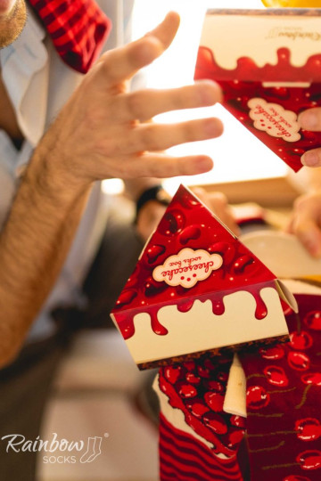 Vaivorykštės kojinės Niujorko sūrio pyragas su vyšnia 1 pora