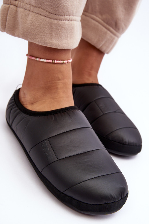 Moteriškos izoliuotos šlepetės Black Big Star KK274604