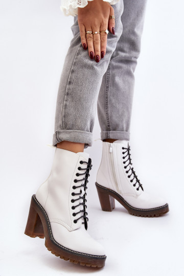 Suvarstomi moteriški batai, balta Arove 2