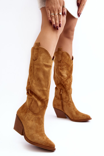 Moteriški kaubojiški batai virš kelių „Camel Oppore“. 2