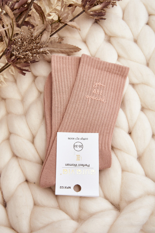 Moteriškos glotnios kojinės su rožiniu užrašu