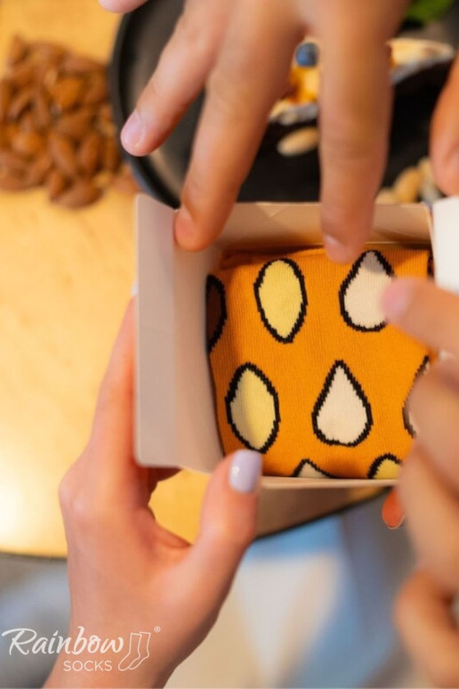 AUGALŲ PIENAS Vaivorykštės kojinės