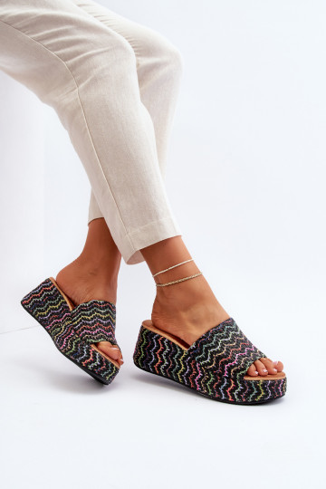 Moteriškos juodos Vanarila pleištinės šlepetės