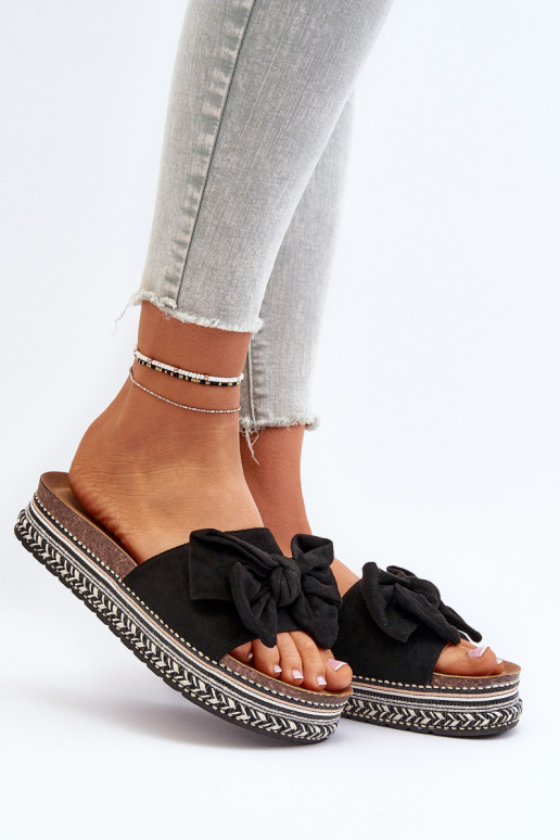 Moteriškos platforminės šlepetės su lankeliu, juoda Evatria