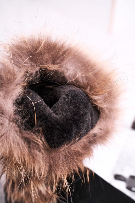 Moteriški sniego batai, izoliuoti kailiu, zomšinė oda, juodas balvinas