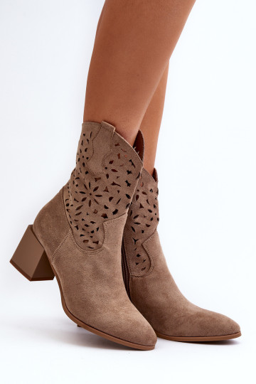 Zomšiniai kulkšnies batai su ažūrine viršutine dalimi, tamsiai smėlio spalvos Irvelame
