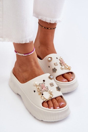 Moteriškos putplasčio šlepetės su dekoracijomis, balta Afariana