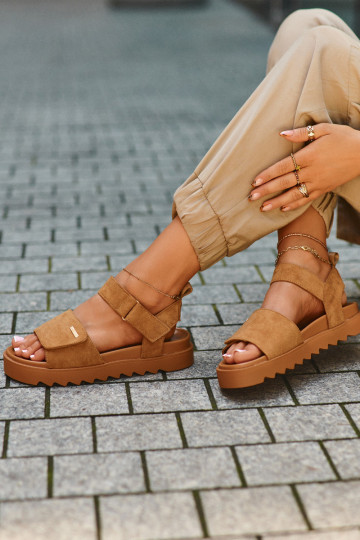 Moteriški zomšiniai sandalai ant Big Star platformos NN274705 Brown 2