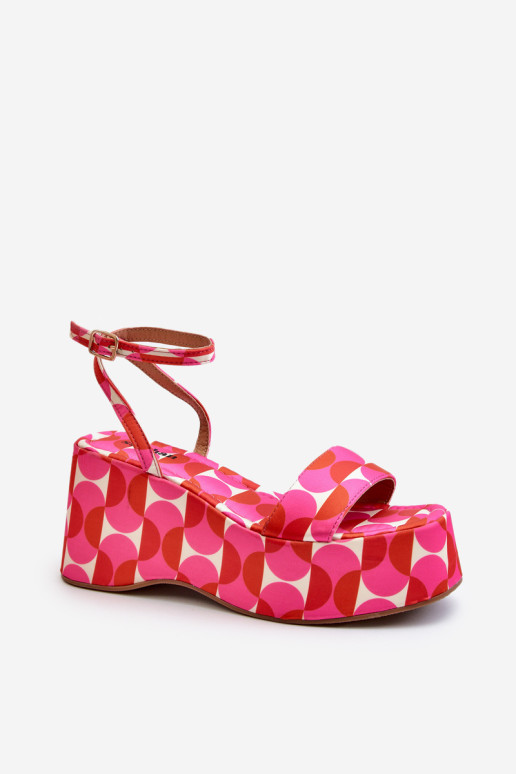 Raštuoti sandalai ant platformos ir pleišto Fuksijos Wiandia