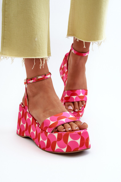 Raštuoti sandalai ant platformos ir pleišto Fuksijos Wiandia