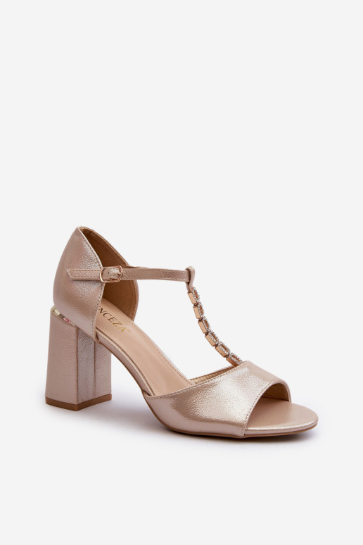 Aukštakulnės basutės su kalnų krištolais, Golden Aniya