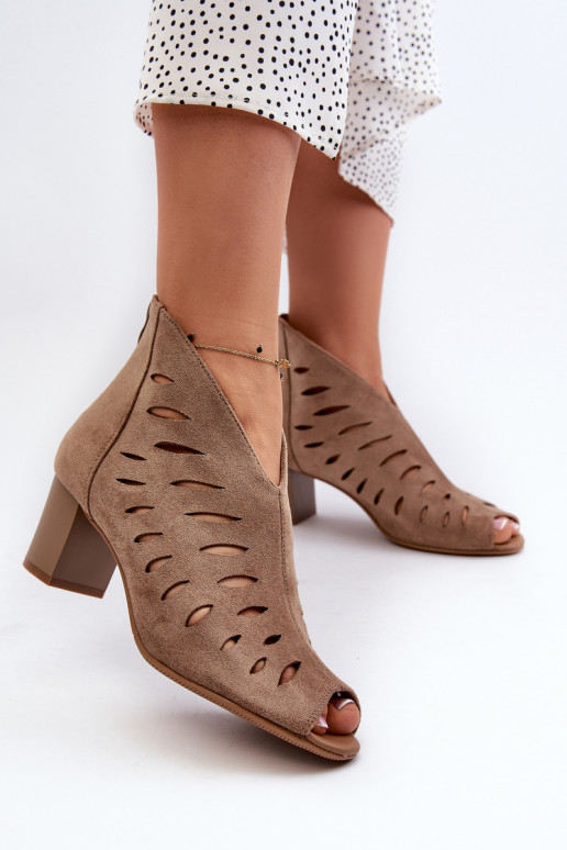 Moteriški ažūriniai ekologiniai zomšiniai batai aukštakulniais atvirais pirštais smėlio spalvos Timalre