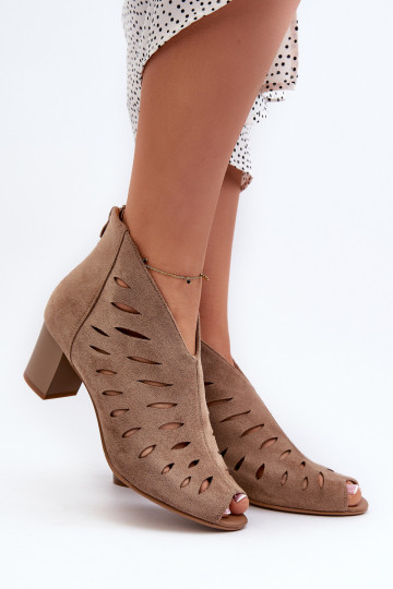 Moteriški ažūriniai ekologiniai zomšiniai batai aukštakulniais atvirais pirštais smėlio spalvos Timalre