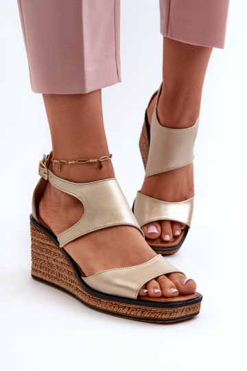 Moteriški odiniai sandalai su pleištais Maciejka 06657-25 auksiniai