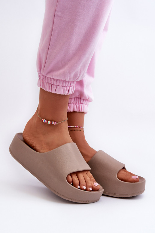 Moteriškos rudos „Airaplea“ putplasčio platformos šlepetės