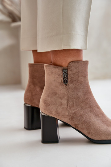 Apšiltinti ekologiški zomšiniai moteriški batai ant aukšto kulno, užsegami užtrauktuku, ruda Erillia