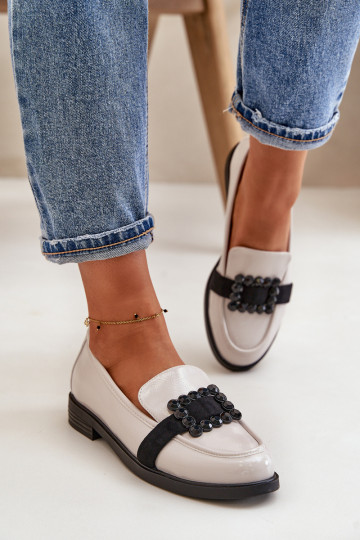 Patentiniai moteriški batai su puošmena, šviesiai pilka Vinceza 58389